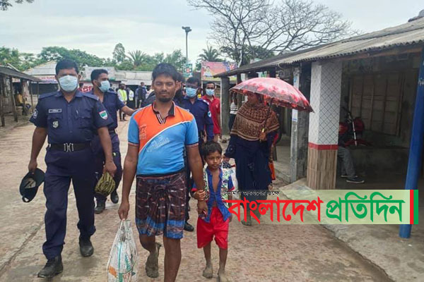 সুন্দরবন উপকূলে আছড়ে পড়বে আম্ফান, সেল্টারে আশ্রয় নিচ্ছে মানুষ