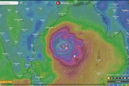 চোখের আকৃতি ধারণ করেছে সুপার সাইক্লোন আম্ফান