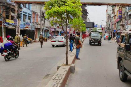 রাজশাহীতে মার্কেট ও দোকানপাট বন্ধ
