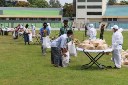 চট্টগ্রামে প্রতিবন্ধীসহ দুই হাজার পরিবারে সেনাবাহিনীর নিত্যপণ্য বিতরণ  