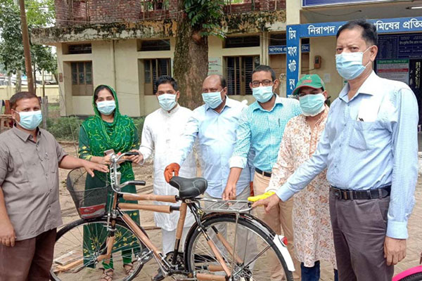 বগুড়ায় প্রাণিসম্পদ সেবা প্রদানে সাইকেল বিতরণ