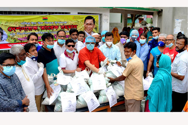 বগুড়ায় ভিপি সাইফুলের ঈদসামগ্রী বিতরণ
