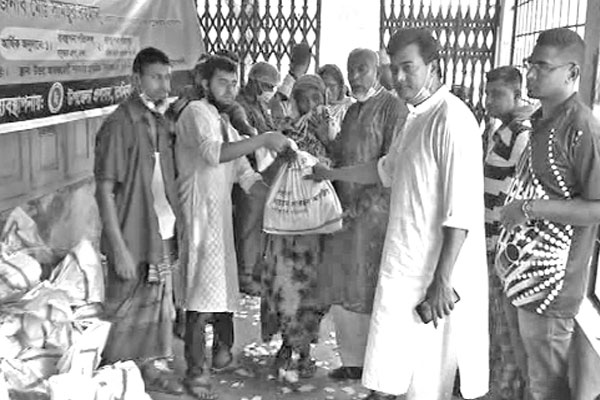 বসুন্ধরার মানবিক সহায়তা পেল আরও ১১০০ পরিবার
