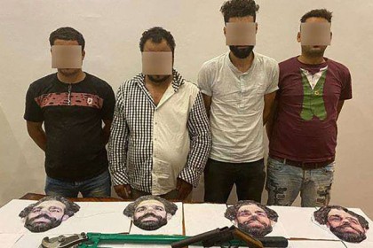 সালাহ'র মুখোশ পরে ডাকাতির চেষ্টা, আটক ৪