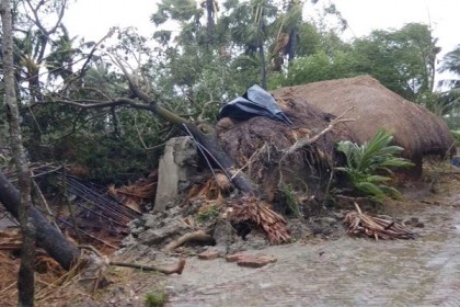 পশ্চিমবঙ্গে আম্ফানের তাণ্ডব