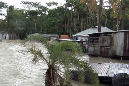 আম্ফানের প্রভাবে হাতিয়ায় ২৬ গ্রাম প্লাবিত