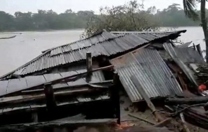 আম্ফানের প্রভাবে ভোলায় নিম্নাঞ্চল প্লাবিত 