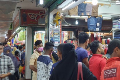 স্ব্যাস্থ্যবিধি না মানায় আজ থেকে বন্ধ লাকসামের দৌলতগঞ্জ বাজার