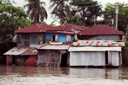 আম্ফানে মোরেলগঞ্জে মৎস্য ও বিদ্যুতের ব্যাপক ক্ষতি
