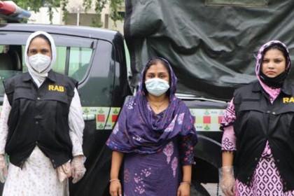 রাজধানীতে মাদক ও জাল টাকাসহ নারী আটক