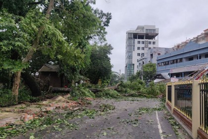ঘূর্ণিঝড় আম্ফানে লণ্ডভণ্ড যশোর, ৬ জনের মৃত্যু