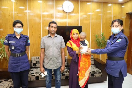 ভাঙা ঘরে জোড়া; মধ্যস্থতায় পুলিশ

