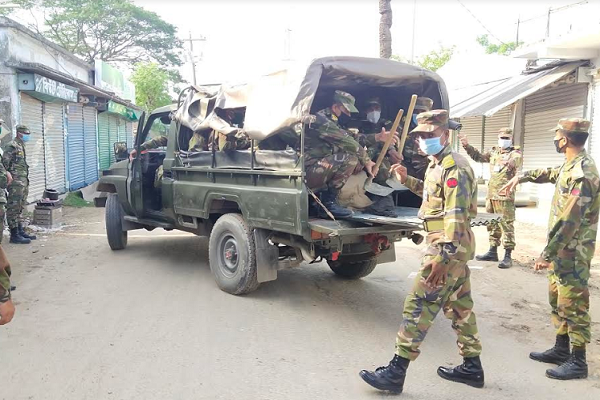 খুলনার কয়রায় ক্ষতিগ্রস্ত বেড়িবাঁধ মেরামত করবে সেনাবাহিনী
