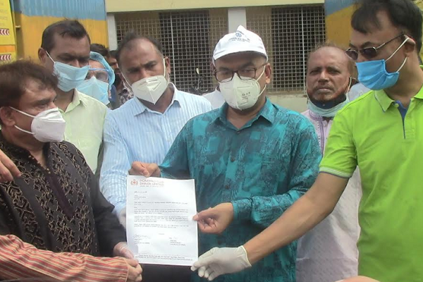 নোয়াখালীতে ২০০০ পরিবারের জন্য ঈদ উপহার প্রদান