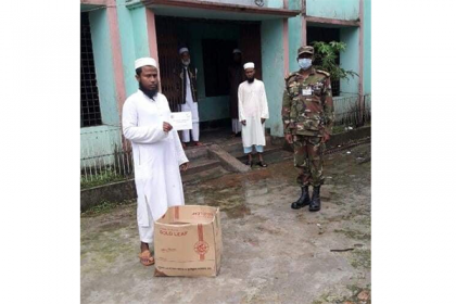 সুনামগঞ্জে দুস্থ ও এতিমদের সেনাবাহিনীর ঈদ উপহার 