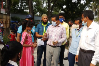 শরীয়তপুরে কর্মহীন মানুষের মাঝে ত্রাণ বিতরণ