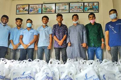 লাকসামে ঈদ উপহার নিয়ে সুবিধাবঞ্চিতদের পাশে ভিক্টোরি অব হিউম্যানিটি