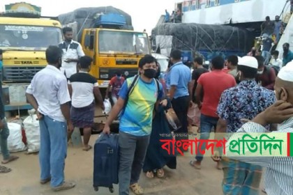 কাঁঠালবাড়ি-শিমুলিয়া নৌরুটে আজও উপচে পড়া ভিড়