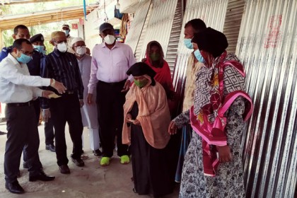 মোরেলগঞ্জে ২শ পরিবারের মাঝে ত্রাণ বিতরণ