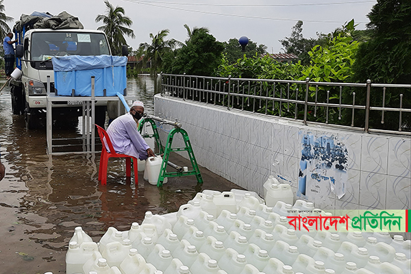 খুলনার উপকূলীয় এলাকায় খাবার পানির তীব্র সংকট