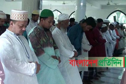 লক্ষ্মীপুরে ১১ গ্রামে আগাম ঈদ, স্বাস্থ্যবিধি না মেনে জামাত