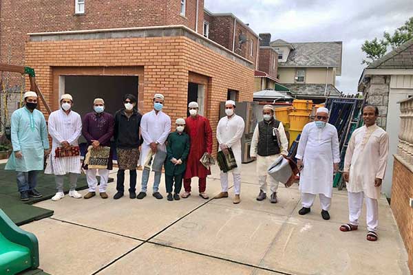 যুক্তরাষ্ট্রে মসজিদে-বাড়ির আঙিনায় প্রবাসীদের ঈদ জামাত