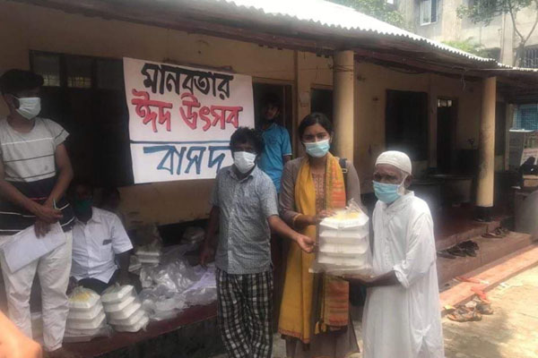 বরিশালে ঈদের দিন ৫ হাজার অসহায় মানুষের
মাঝে বাসদের খাবার বিতরণ
