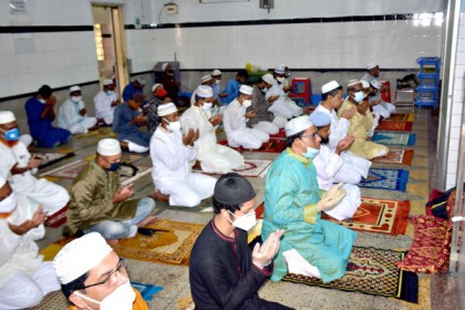 দিনাজপুরে ৬৮০৮টি মসজিদে ঈদের জামাত অনুষ্ঠিত