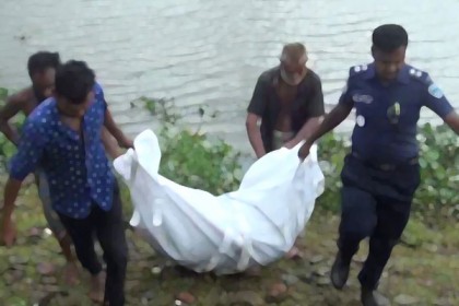 মর্মান্তিক ঘটনা, দাফনের টাকা নিয়েও নদীতে ভাসিয়ে দেয়া হল লাশ!