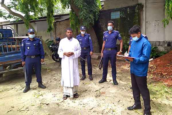 প্রধানমন্ত্রীর অনুদানের টাকা আত্মসাতের অভিযোগে মসজিদের খতিবের জেল
