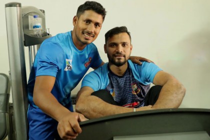 আশরাফুলের জন্মই হয়েছে ক্রিকেট খেলার জন্য : মাশরাফি