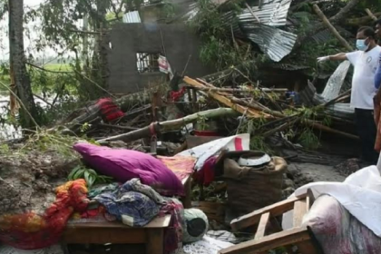 জয়পুরহাটে বিদ্যুৎ সংযোগ এখনও বিচ্ছিন্ন, লন্ডভন্ড শতাধিক গ্রাম 