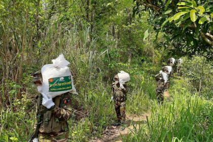 পাহাড়ে সেনাবাহিনীর খাদ্য সহায়তা অব্যাহত