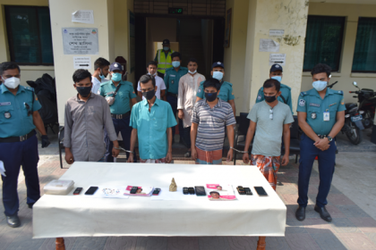 রংপুরে জিনের বাদশা চক্রের ৪ সদস্য গ্রেফতার
