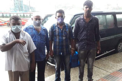 বরিশালে অবৈধভাবে যাত্রী পরিবহনের দায়ে আটক ৪

