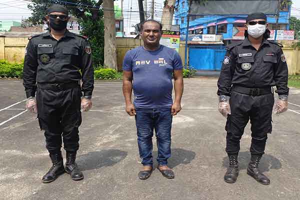 ব্রাহ্মণবাড়িয়ায় বিদেশি রিভলবারসহ যুবলীগ নেতা গ্রেফতার