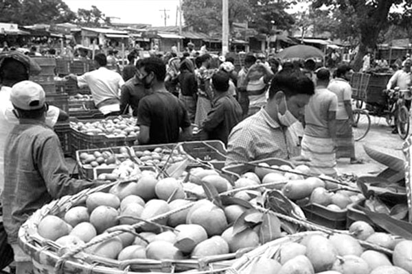 দেরি করে বসল আমের হাট