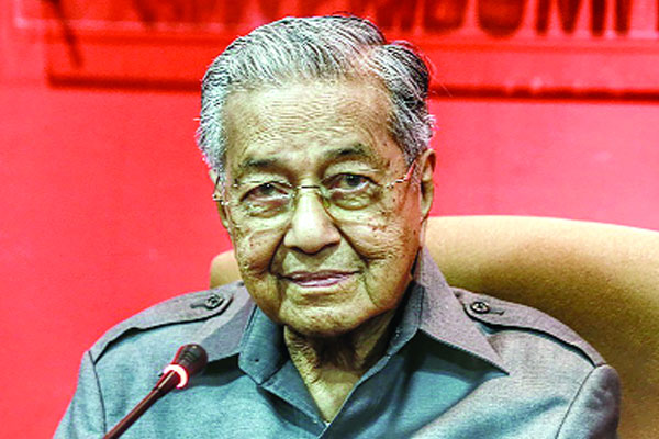 বহিষ্কারাদেশ চ্যালেঞ্জ করবেন ড. মাহাথির