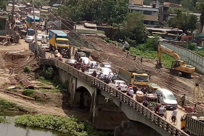 যশোরে মানুষের ঢল