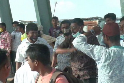 ভোলায় অতিরিক্ত যাত্রী নিয়ে লঞ্চ চলাচল শুরু 