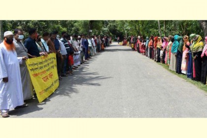 নৈশপ্রহরীর বিরুদ্ধে অসামাজিক কাজের অভিযোগে অপসারণ দাবি