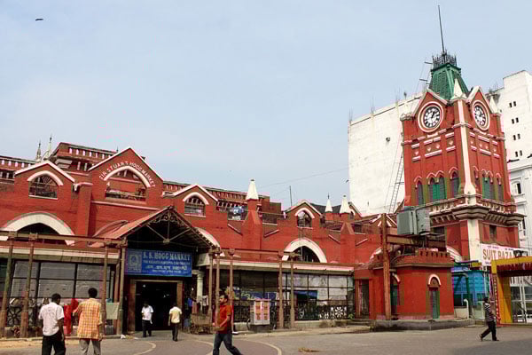 খুলছে কলকাতার নিউমার্কেট, আশায় বিক্রেতারা