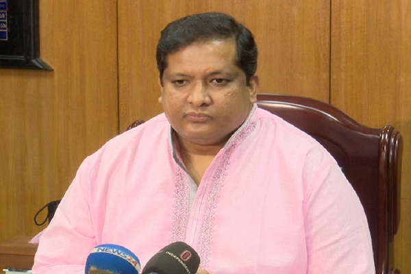 করোনায় আক্রান্ত গানম্যান, আইসোলেশনে ক্রীড়া প্রতিমন্ত্রী