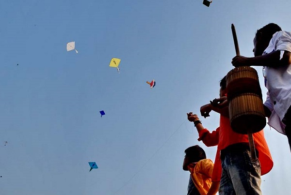 বিদ্যুৎ লাইনের কাছাকাছি ঘুড়ি না উড়ানোর অনুরোধ