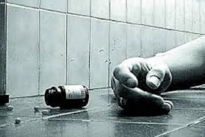 দুইবার এসএসসি ফেল করায় ছাত্রীর আত্মহত্যা