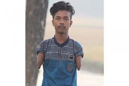 মুখ দিয়ে লিখেই এসএসসি পরীক্ষায় উত্তীর্ণ লাদেন