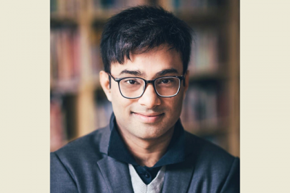 রঙিন নয়, আমাদের জীবন পুরোটাই ধূসর
