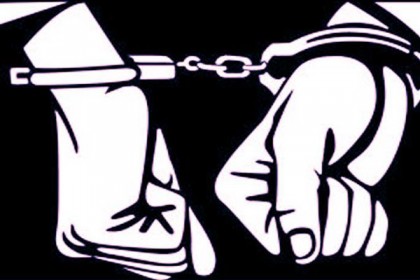 মানিকগঞ্জে গৃহবধূকে ধর্ষণের অভিযোগে তিন যুবক গ্রেফতার