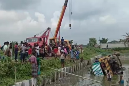 কুমিল্লায় ক্রেন উল্টে শ্রমিকের মৃত্যু 

