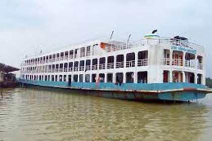 লঞ্চ ছাড়ার ঘোষণায় কেবিনের টিকেট নেই ঝালকাঠির লঞ্চে!